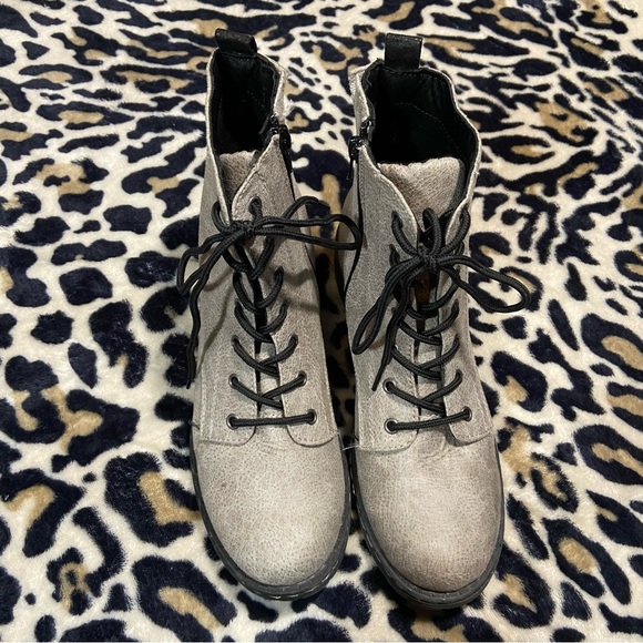 Boota - Picture 3 of 8